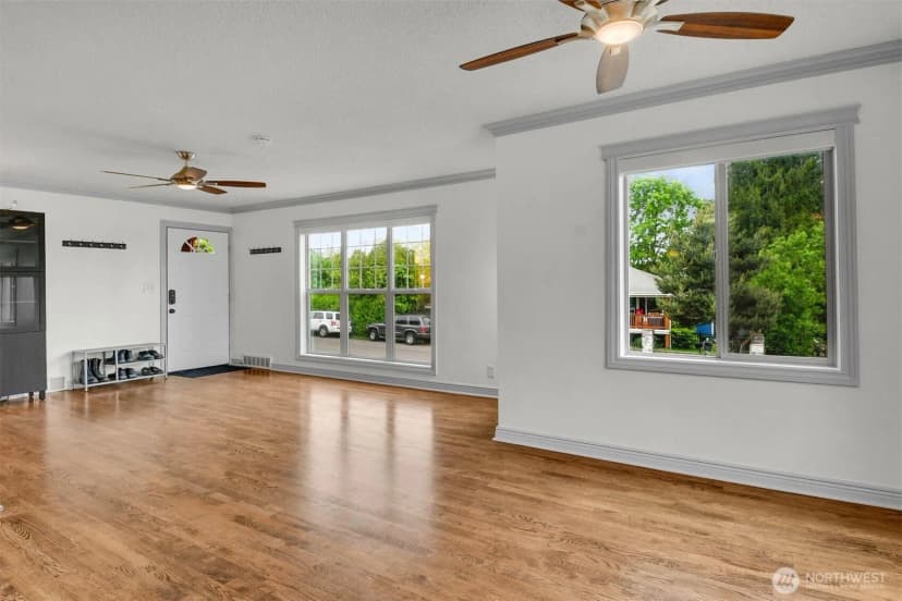 Property photo for 10820 Lake Ridge Drive S, Seattle photo 3