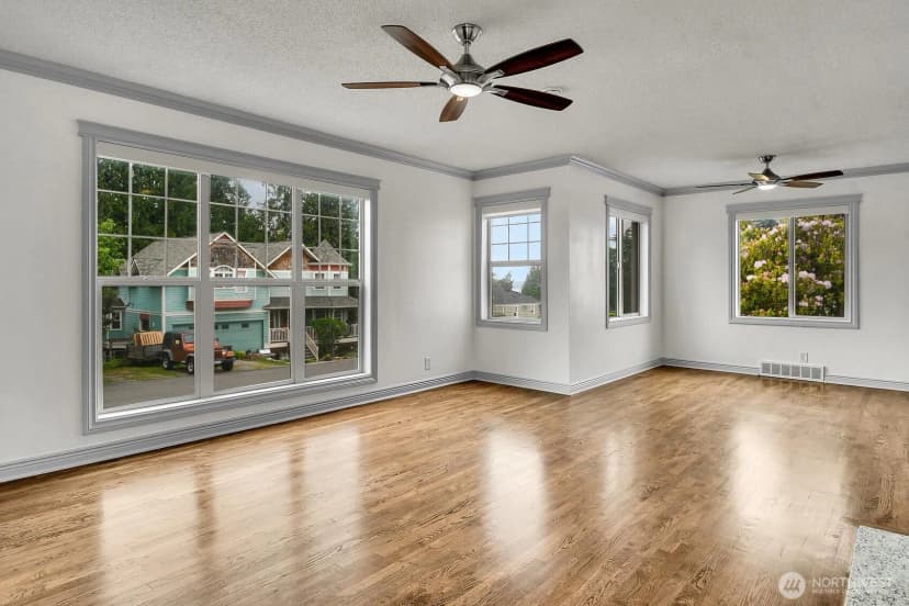 Property photo for 10820 Lake Ridge Drive S, Seattle photo 6
