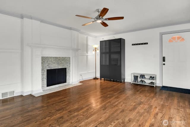 Property photo for 10820 Lake Ridge Drive S, Seattle photo 4