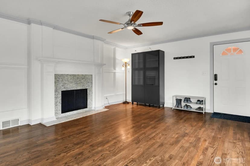 Property photo for 10820 Lake Ridge Drive S, Seattle photo 4