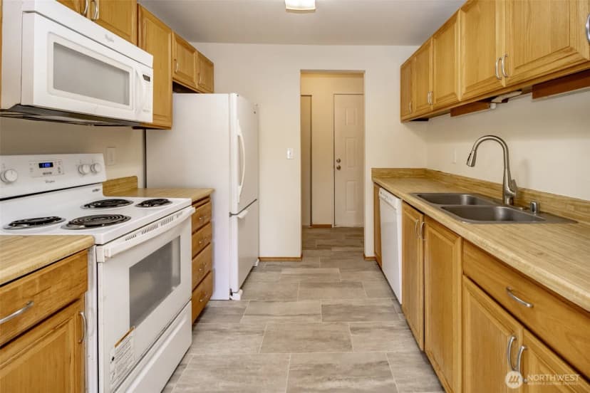 Property photo for 1710 Sw 318th Place #44d, Federal Way photo 10