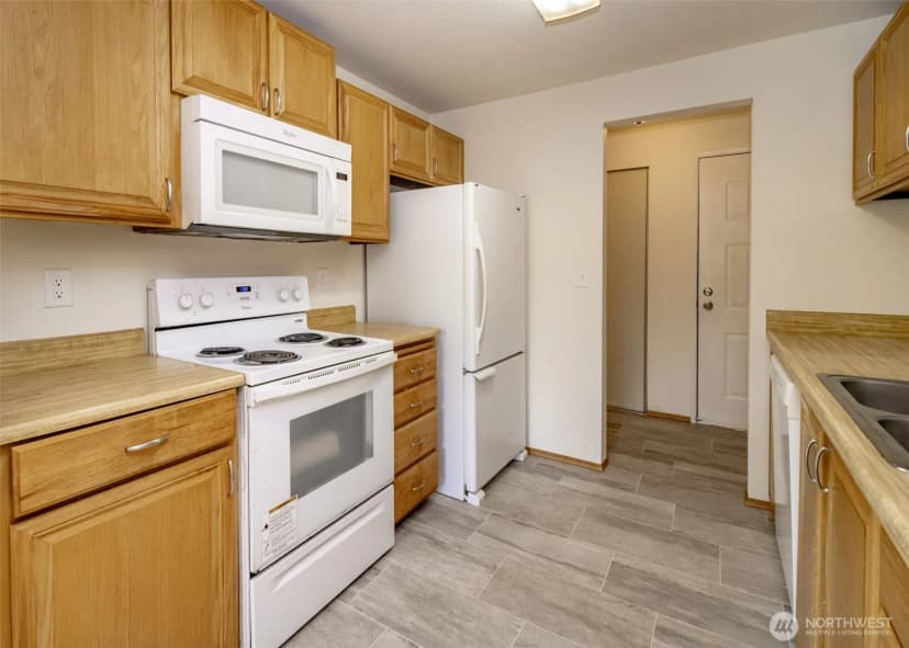 Property photo for 1710 Sw 318th Place #44d, Federal Way photo 11