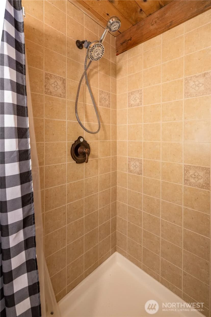 Property photo for 33474 S South Shore Drive, Mount Vernon photo 13