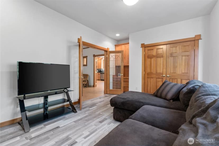 Property photo for 238 25th Street Nw, Long Beach photo 13
