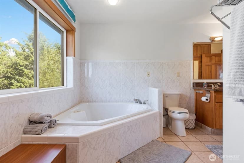 Property photo for 238 25th Street Nw, Long Beach photo 23