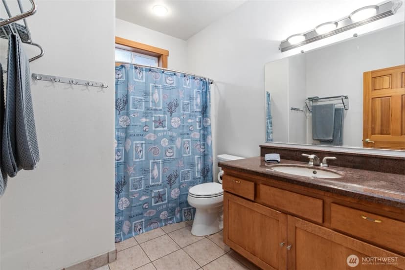 Property photo for 238 25th Street Nw, Long Beach photo 15