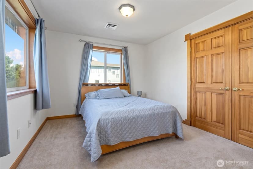 Property photo for 238 25th Street Nw, Long Beach photo 29