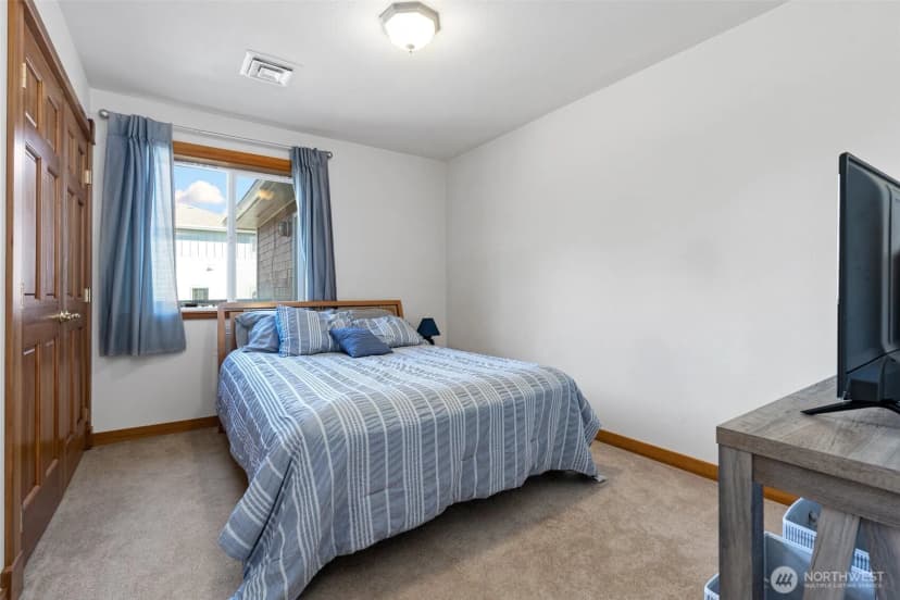 Property photo for 238 25th Street Nw, Long Beach photo 28
