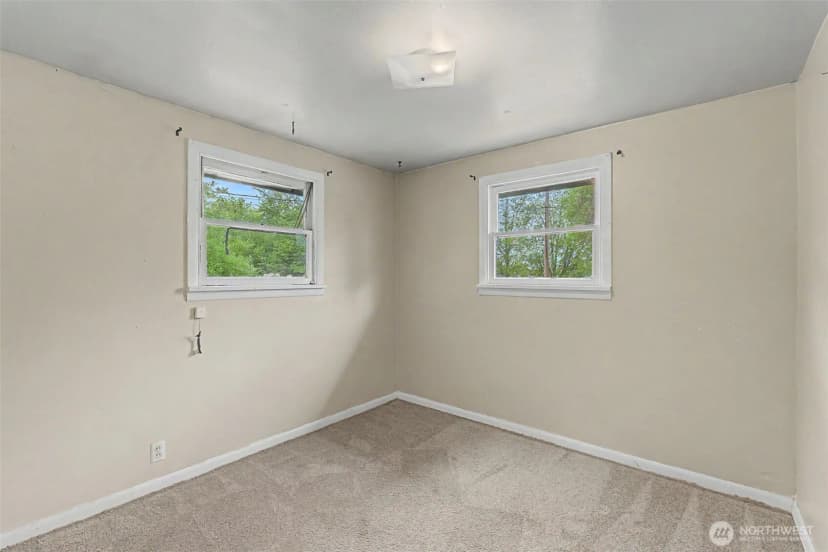 Property photo for 4435 Black Lake Blvd Sw, Olympia photo 17