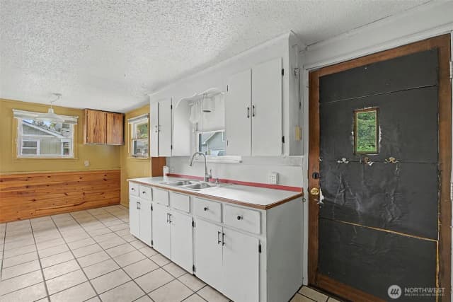 Property photo for 4435 Black Lake Blvd Sw, Olympia photo 4