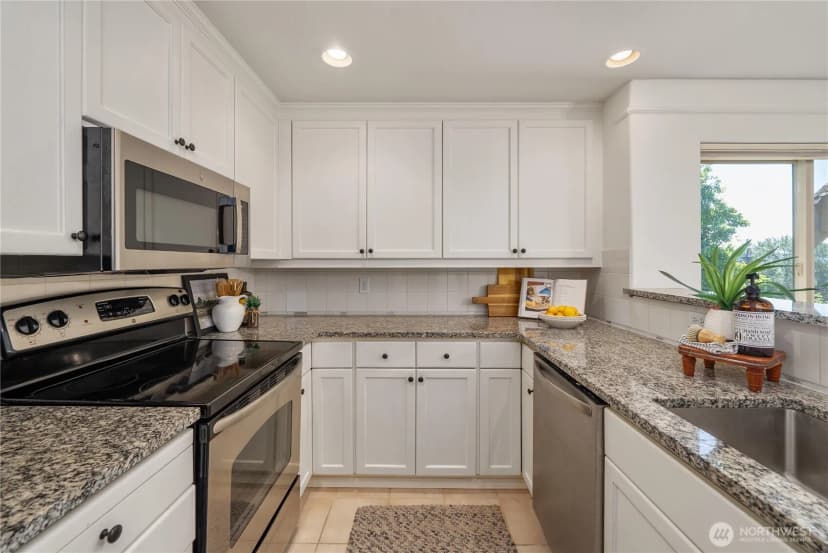 Property photo for 15335 Sunwood Boulevard #c301, Tukwila photo 8