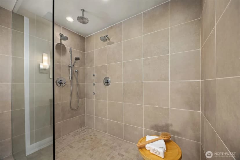 Property photo for 8902 Ne 117th Place, Kirkland photo 19