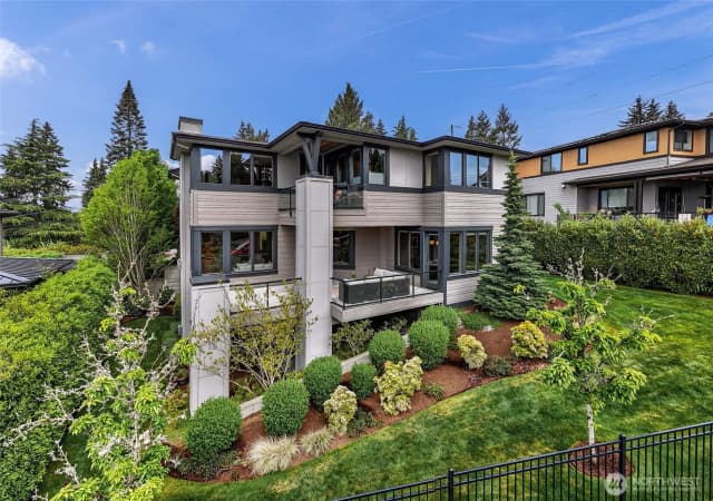 Property photo for 8451 Se 44th Street, Mercer Island photo 3