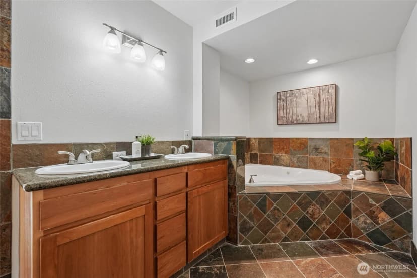 Property photo for 215 Ne 386th Street, Woodland photo 22