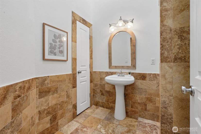 Property photo for 215 Ne 386th Street, Woodland photo 19