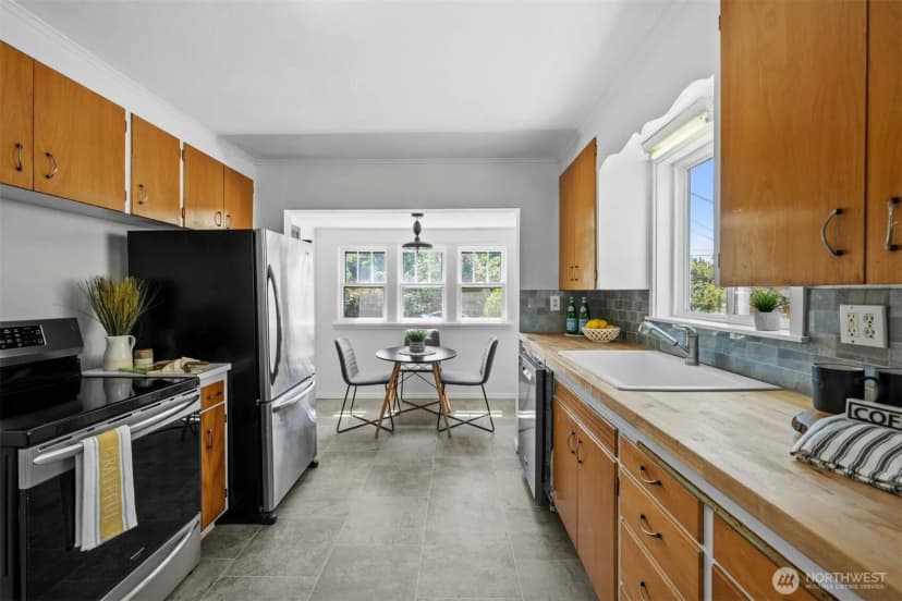 Property photo for 2119 Monroe Avenue, Everett photo 6