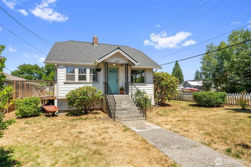 Property photo for 2119 Monroe Avenue, Everett