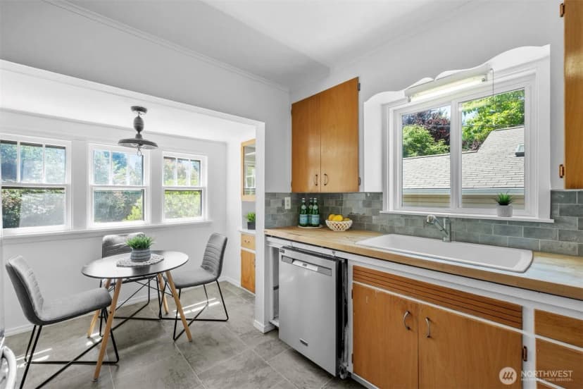 Property photo for 2119 Monroe Avenue, Everett photo 9