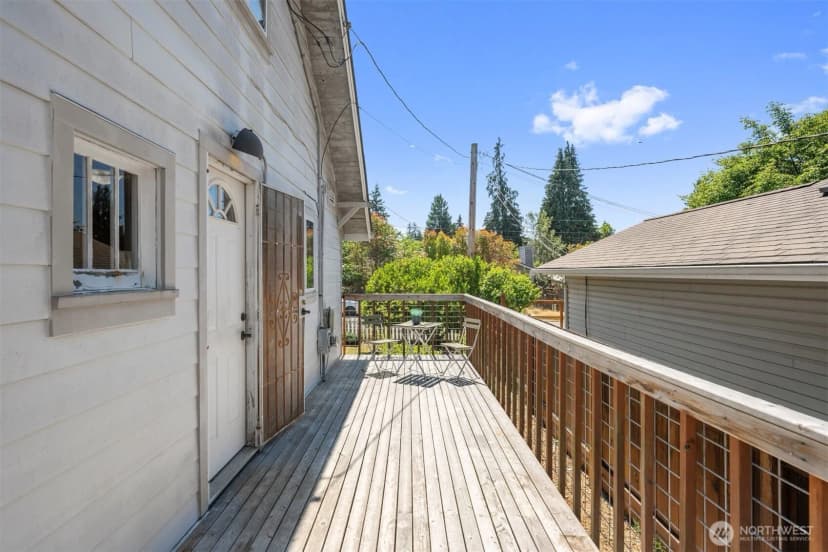 Property photo for 2119 Monroe Avenue, Everett photo 16