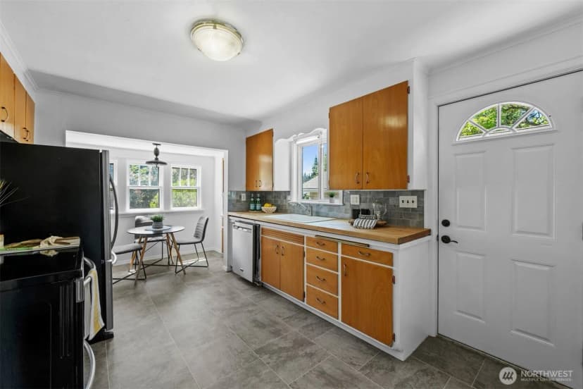 Property photo for 2119 Monroe Avenue, Everett photo 8