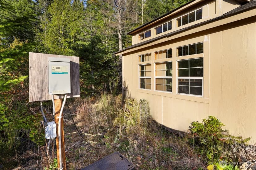 Property photo for 63 Wayne Road W, Seabeck photo 10