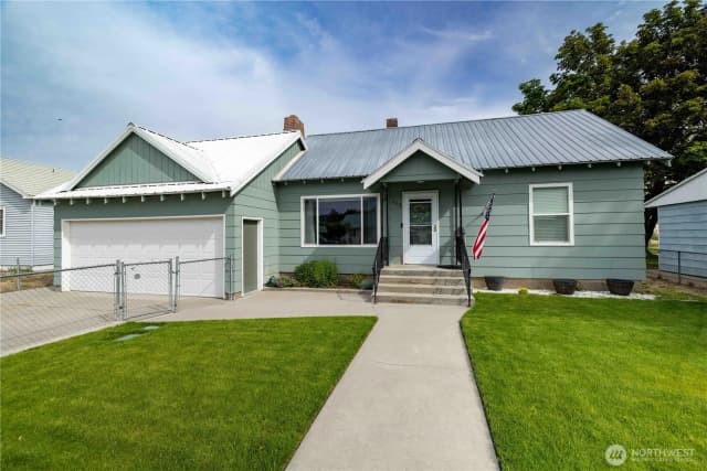 Property photo for 608 W Hanson Ave., Brewster
