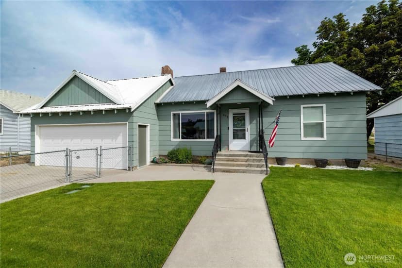 Property photo for 608 W Hanson Ave., Brewster