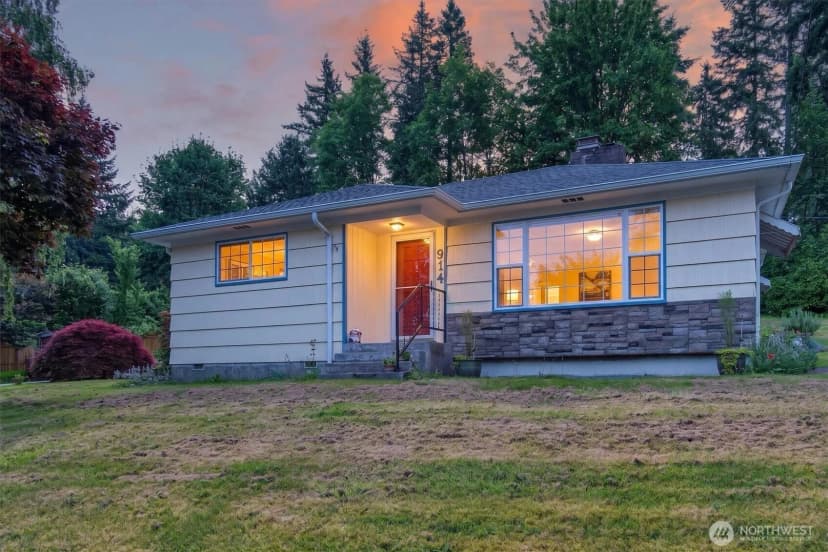 Property photo for 914 Coal Creek Road, Longview photo 4