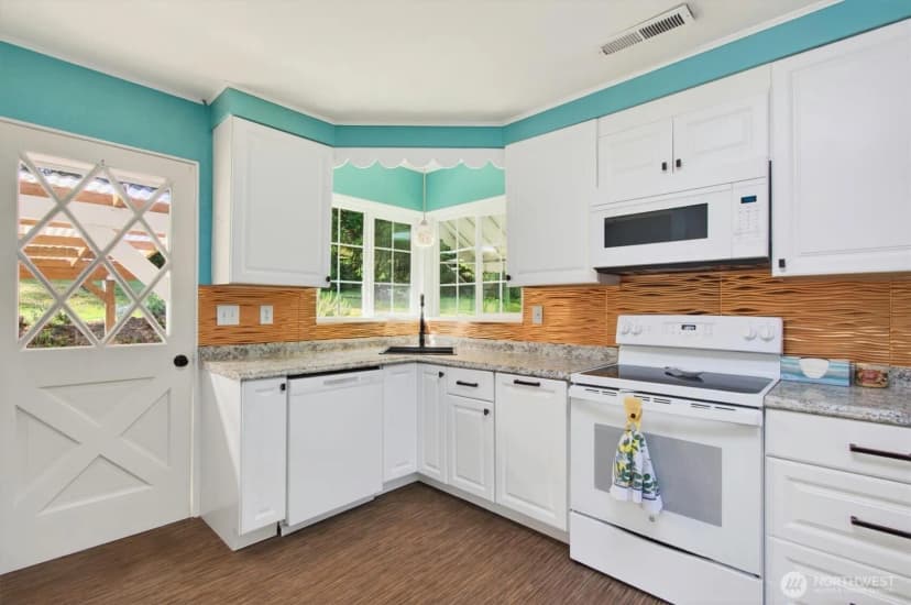 Property photo for 914 Coal Creek Road, Longview photo 16