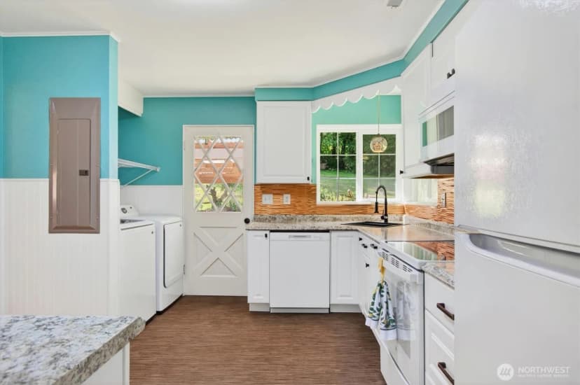 Property photo for 914 Coal Creek Road, Longview photo 14