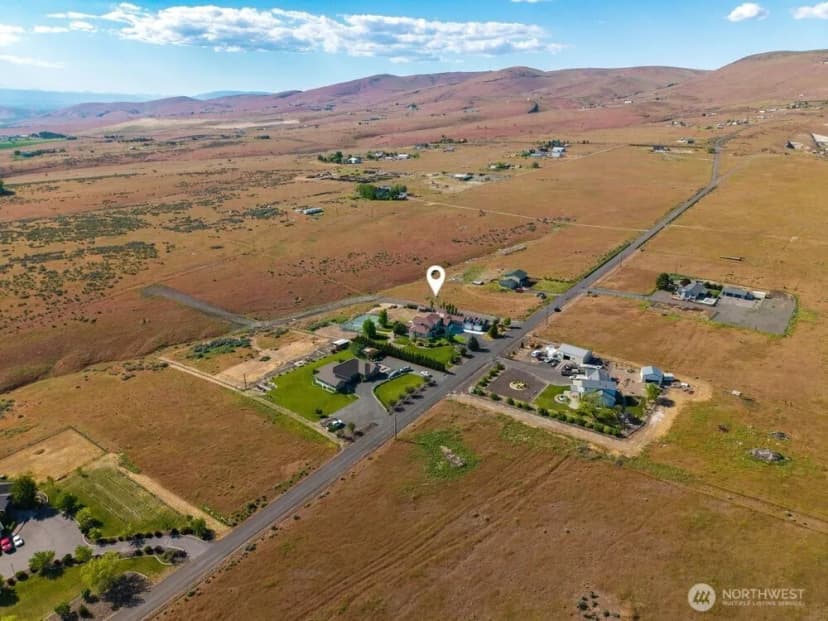 Property photo for 500 Saint Hilarire Road, Yakima photo 31