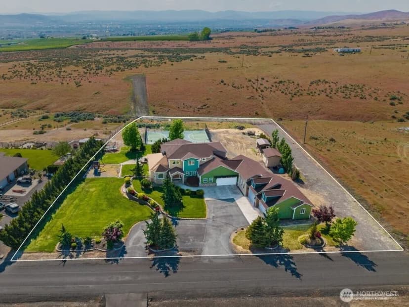 Property photo for 500 Saint Hilarire Road, Yakima photo 2