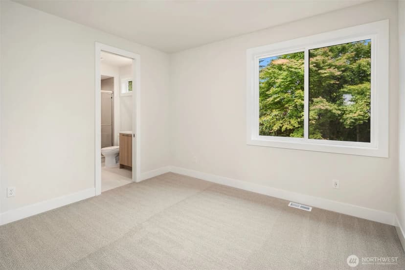 Property photo for 16390 Ne 1st Street, Bellevue photo 33