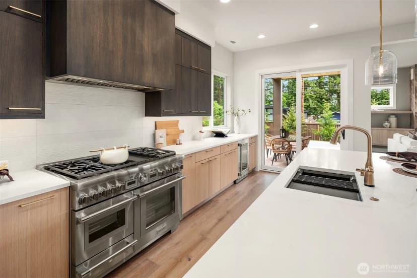 Property photo for 16390 Ne 1st Street, Bellevue photo 6