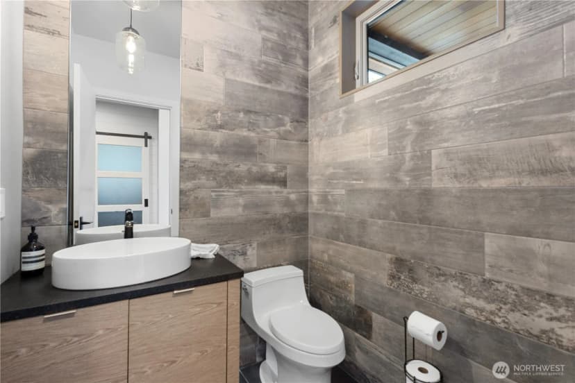 Property photo for 946 7th Court, Fox Island photo 17