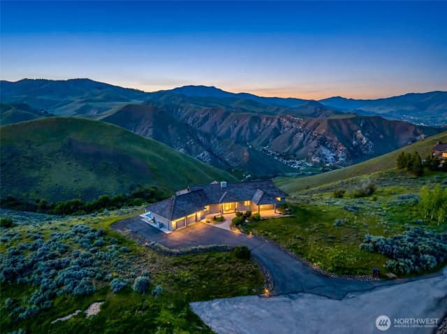 Property photo for 500 Connery Road, Wenatchee