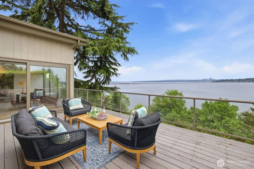 Property photo for 2514 Shoreland Drive S, Seattle photo 11