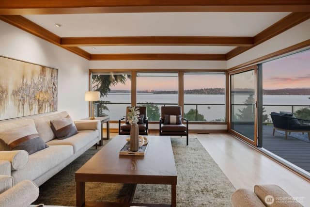 Property photo for 2514 Shoreland Drive S, Seattle