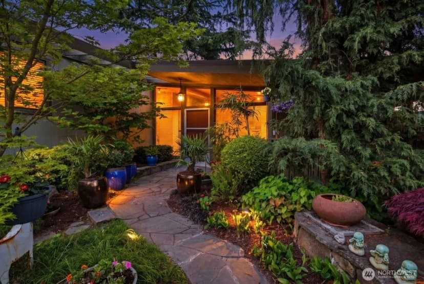 Property photo for 2514 Shoreland Drive S, Seattle photo 39