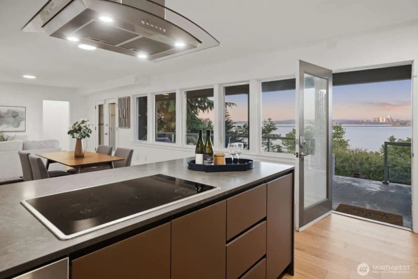Property photo for 2514 Shoreland Drive S, Seattle photo 37