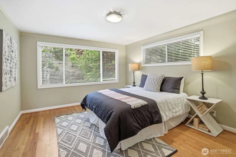 Property photo for 2514 Shoreland Drive S, Seattle photo 24