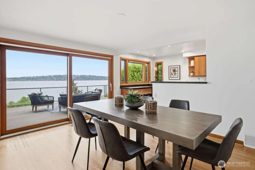 Property photo for 2514 Shoreland Drive S, Seattle photo 9