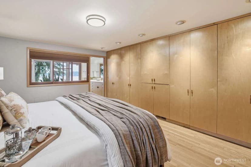 Property photo for 2514 Shoreland Drive S, Seattle photo 19