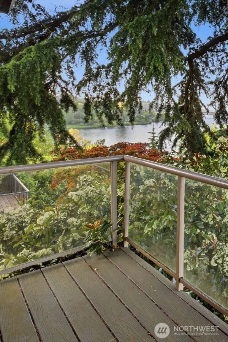 Property photo for 2514 Shoreland Drive S, Seattle photo 22