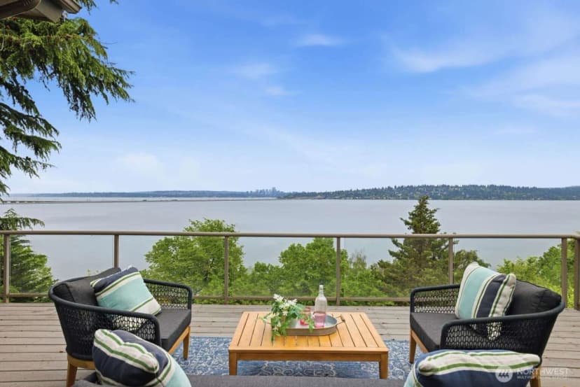 Property photo for 2514 Shoreland Drive S, Seattle photo 12