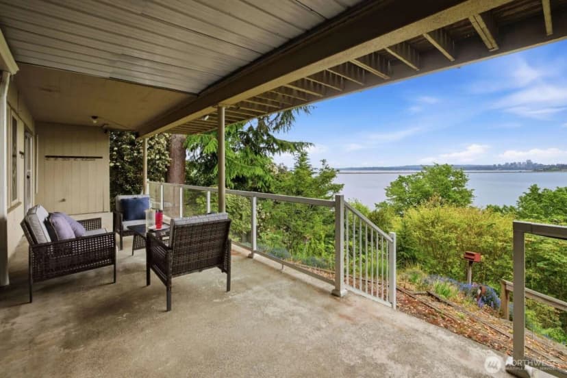 Property photo for 2514 Shoreland Drive S, Seattle photo 32