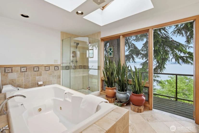 Property photo for 2514 Shoreland Drive S, Seattle photo 20