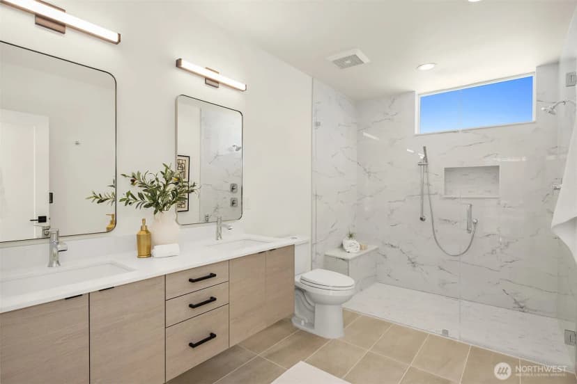 Property photo for 4419 2nd Avenue Ne #a, Seattle photo 7