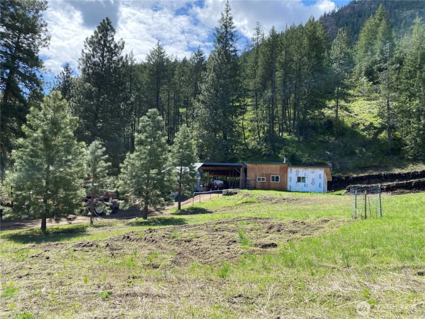 Property photo for 102 Elbow Canyon Road, Twisp photo 2
