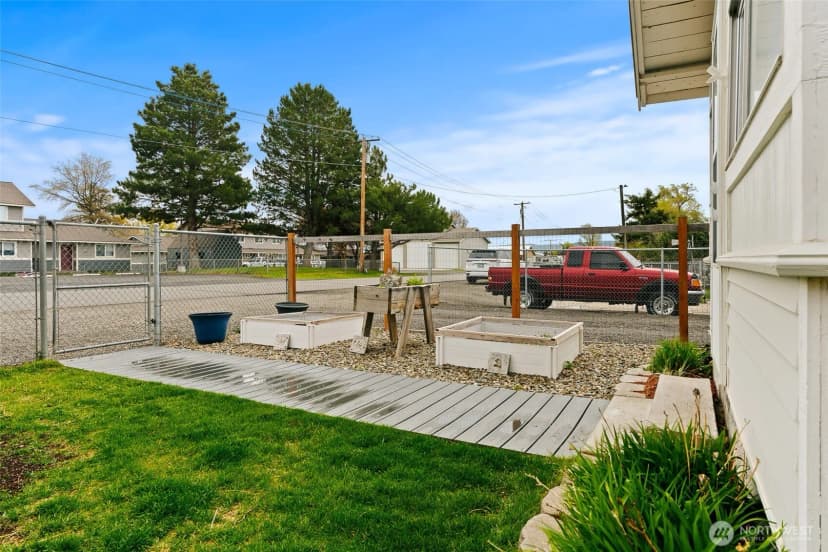 Property photo for 305 N Clark Street, Kittitas photo 3
